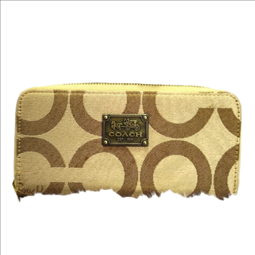 Coach Madison Beige Accordion Zip Around Continental Wallet
